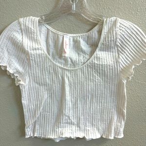 Ribbed white scoop neck basic
